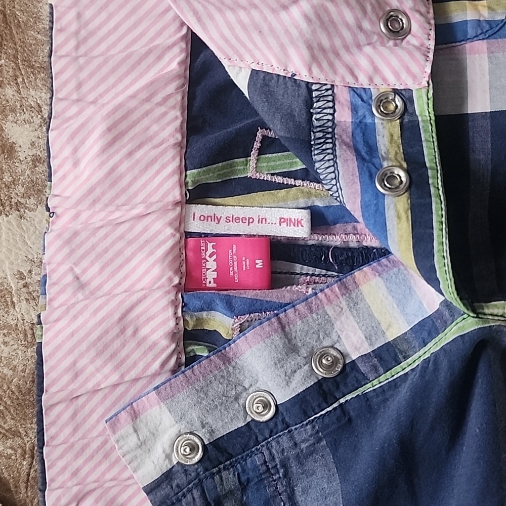 Pink VS Cropped Blue and Pink Pajama Pants. Free Tank. Size: M - Picture 8 of 11